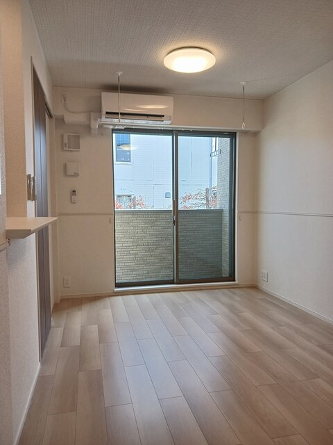 居室・リビング　居間です