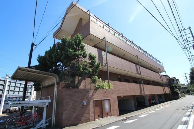 建物外観　★青空に映える綺麗な外観です★