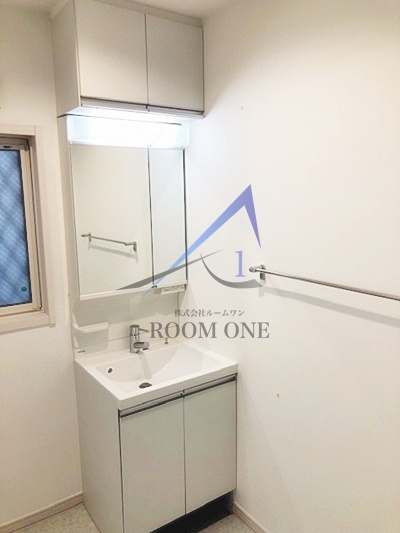 洗面設備　洗面台です。