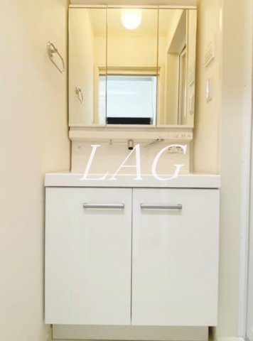 洗面設備　独立洗面台です。