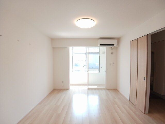 居室・リビング　居間です