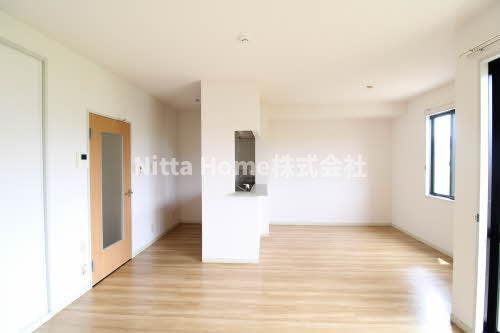 居室・リビング　リビングは13.7帖です◎