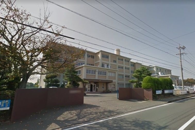 中学校　浜松市立中郡中学校（中学校）まで862m