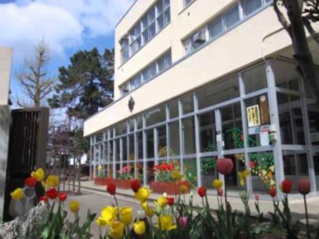 小学校　札幌市立手稲中央小学校（小学校）まで160m