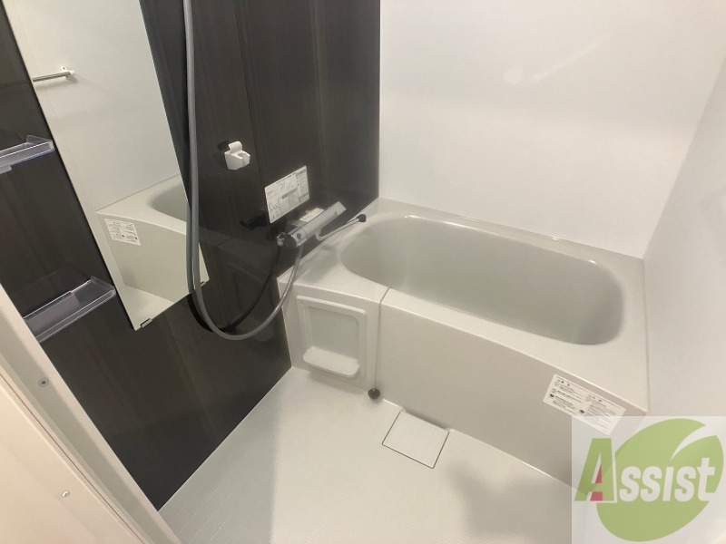 バス・シャワールーム　お風呂になります。一日の疲れを癒してくださいね。