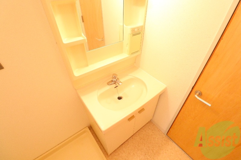 洗面設備　お手入れしやすい独立洗面台