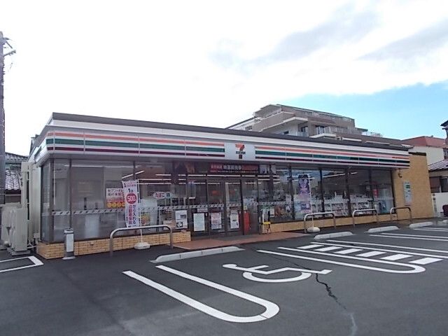 コンビニ　セブンイレブン東松山東口店（コンビニ）まで360m