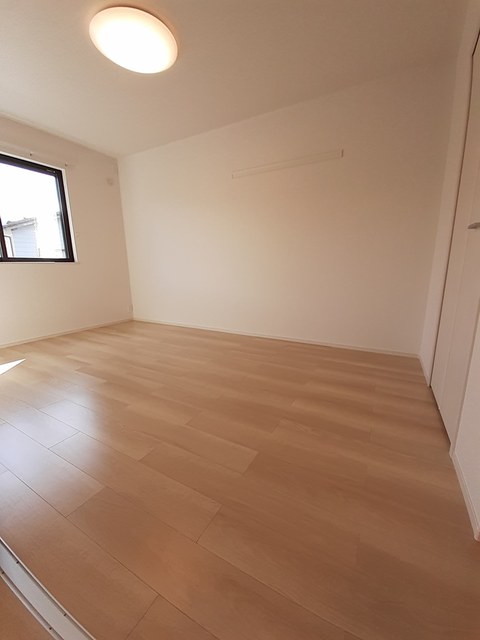 その他部屋・スペース　風通しも良い寝室です☆