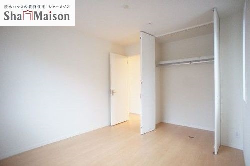 収納　同タイプの反転写真です。設備・内装色など実際と異なります