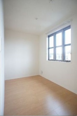 その他部屋・スペース　同タイプの反転写真です。設備・内装色など実際と異なります