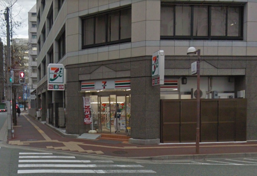 コンビニ　セブンイレブン博多区役所前店（コンビニ）まで186m