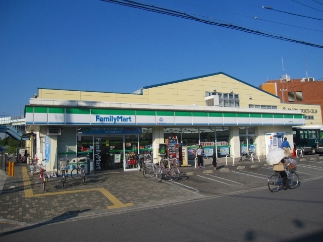 コンビニ　ファミリーマート大開四丁目店（コンビニ）まで370m