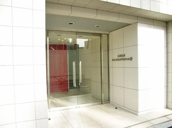 建物外観　エントランス