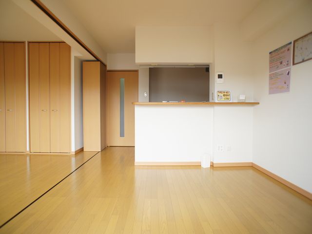居室・リビング　お子様の様子を見ながらできる対面キッチンです♪