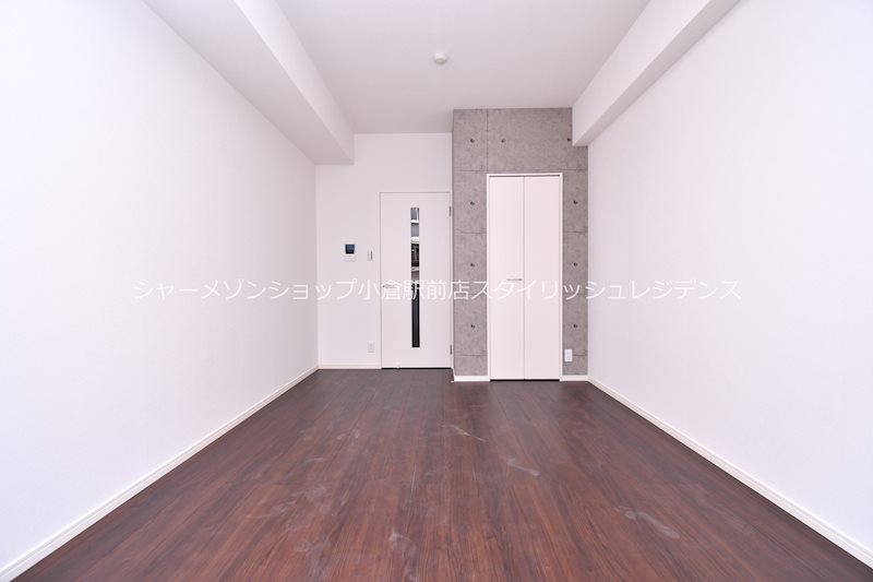 居室・リビング　床・建具・アクセントクロス等は階数により異なる為、現況を優先