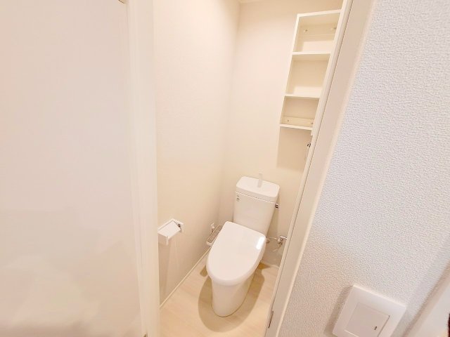 トイレ　※別号室参考写真