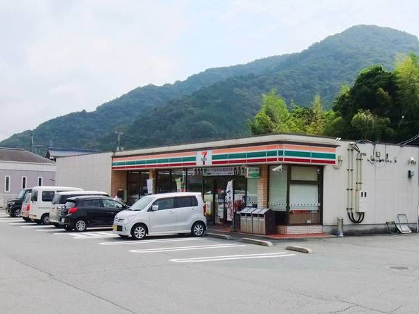 コンビニ　セブン-イレブン 山口小郡上郷店（コンビニ）まで1600m