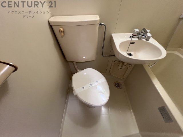 トイレ　シンプルで掃除のしやすいトイレです！