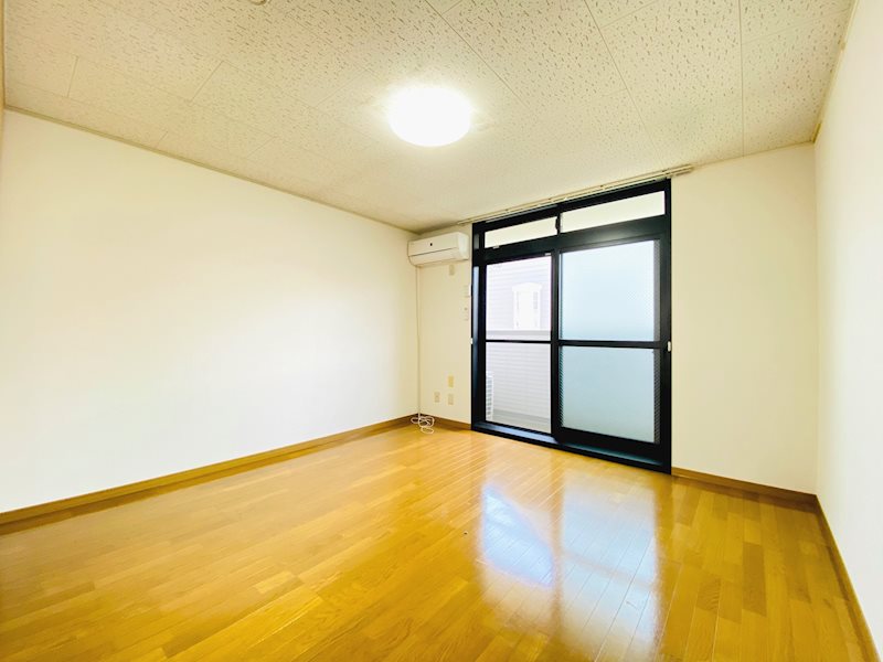 居室・リビング　洋室８帖
