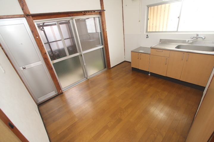 MAYUMIハウス367号館 北楠葉町の居間写真