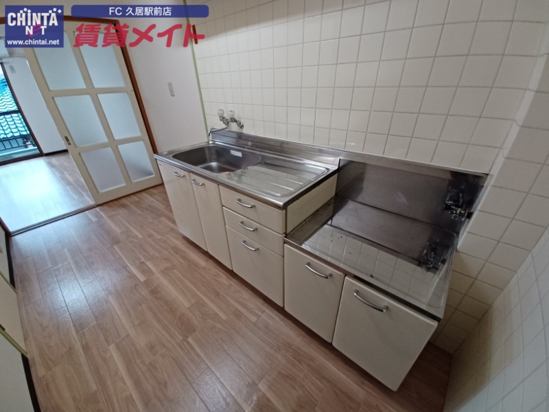 キッチン　別部屋参考写真です