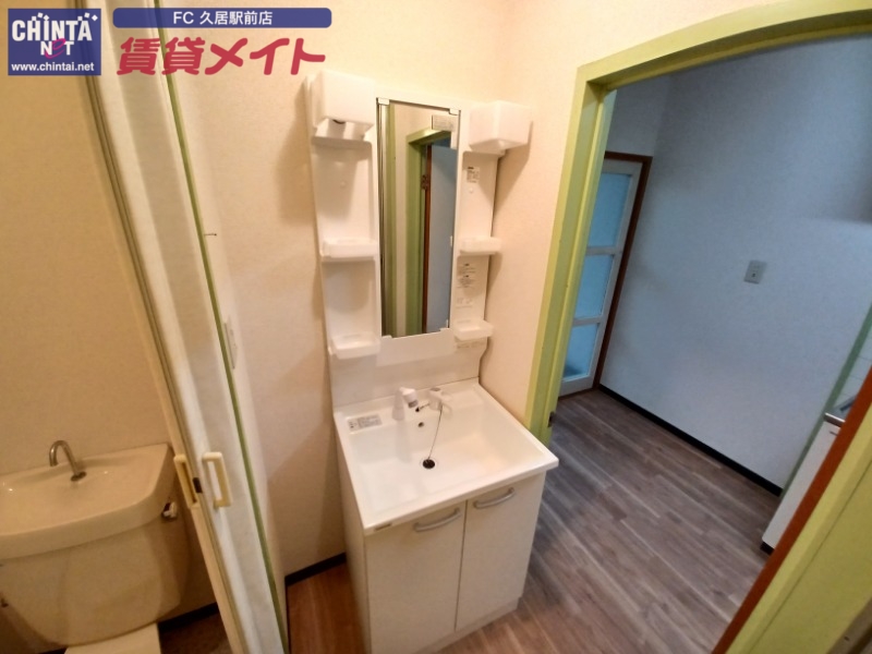 洗面設備　別部屋参考写真です