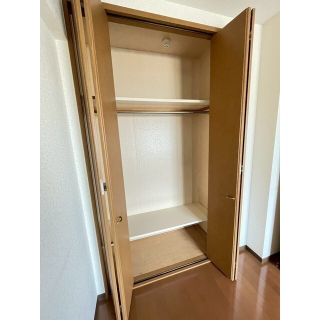 収納　北東洋間　収納
