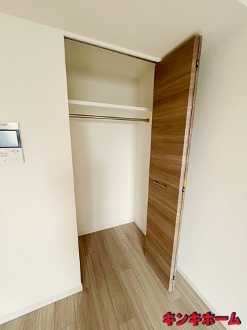 収納　写真は別のお部屋です。