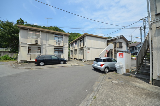 エントランス　★共用部分もしっかりお手入れされています★