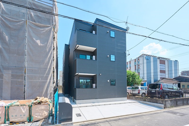 建物外観　外観　オートロック付　宅配ＢＯＸ有り