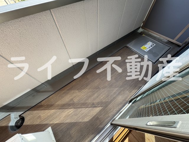 バルコニー　陽当たり良好なバルコニーです