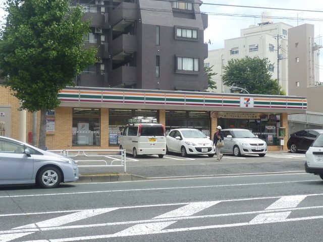 コンビニ　★★セブンイレブン（コンビニ）まで428m