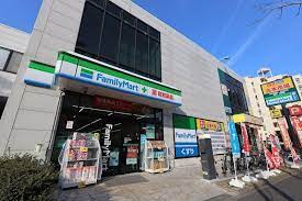 コンビニ　ファミリーマート 昭和薬品西大島駅前店（コンビニ）まで416m