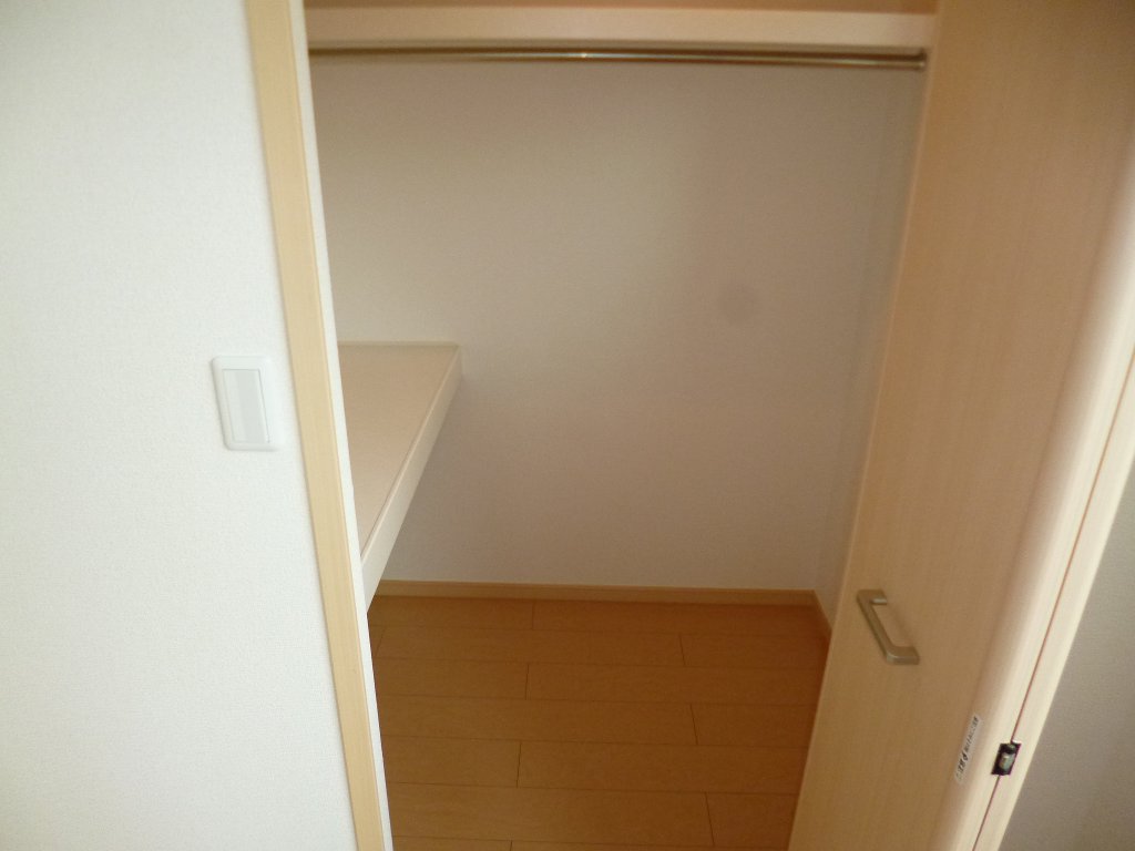 収納　ウォークインクローゼット