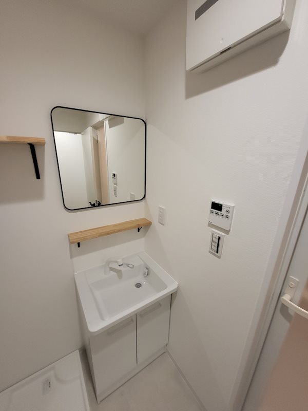 洗面設備　※同物件別号室参考写真