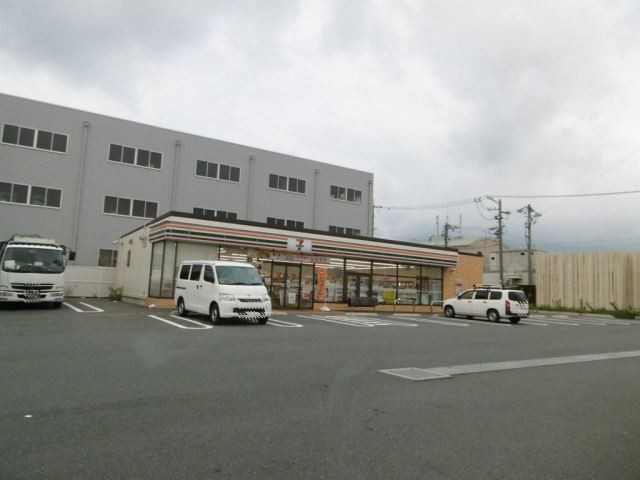 コンビニ　セブンイレブン（コンビニ）まで140m
