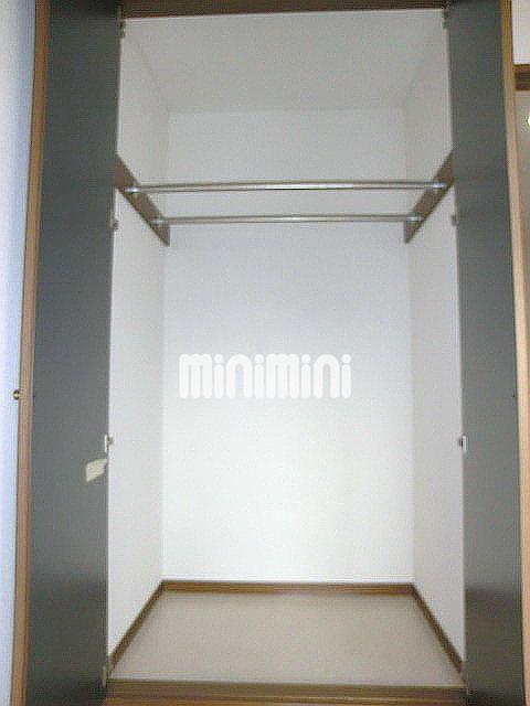収納　たっぷり入るクローゼット