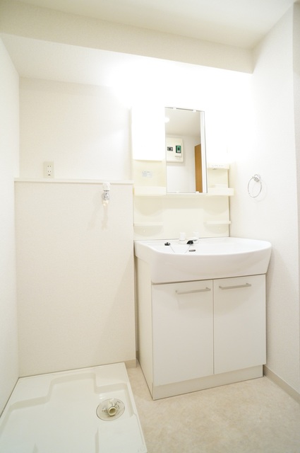 洗面設備　参考写真（同建物別部屋のものです）