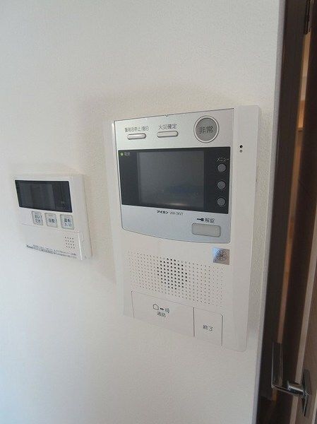 セキュリティ　モニター付きインターホン