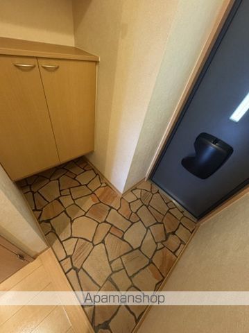シャルル I棟の玄関写真