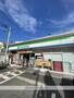 コンビニ　ファミリーマート（コンビニ）まで108m