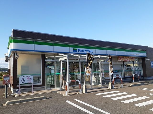 コンビニ　ファミリーマート北秋田鷹巣店（コンビニ）まで357m