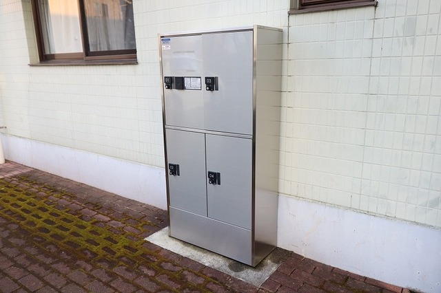 ロビー　宅配ボックス