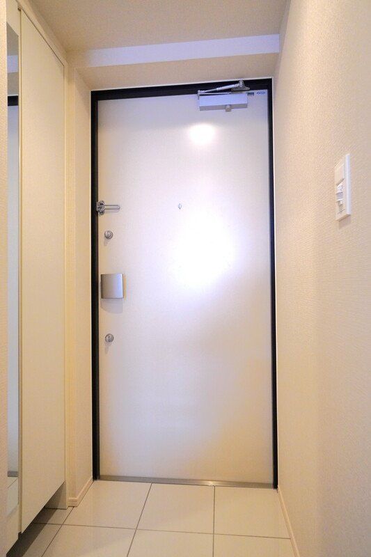 玄関　※同タイプの別のお部屋です。