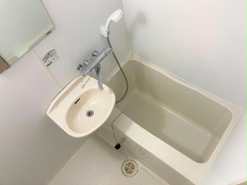 バス・シャワールーム　浴室乾燥機能付き！