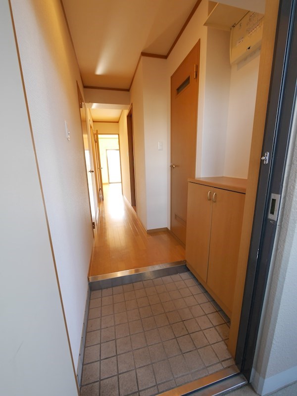 玄関　別部屋写真