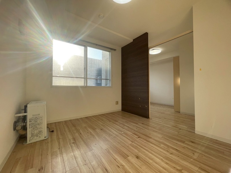 居室・リビング　広くてキレイなお部屋が広がっていて、充実した生活が送れそう。