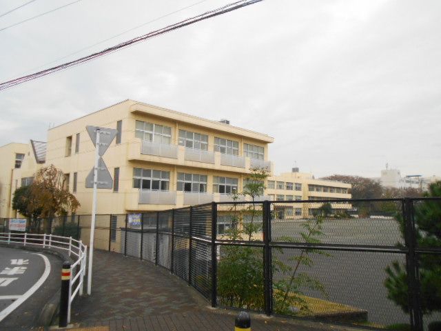 小学校　綾瀬市立早園小学校（小学校）まで1321m