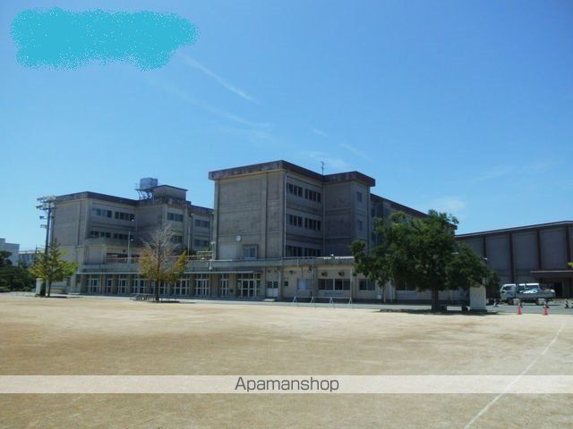 小学校　与進小学校（小学校）まで968m