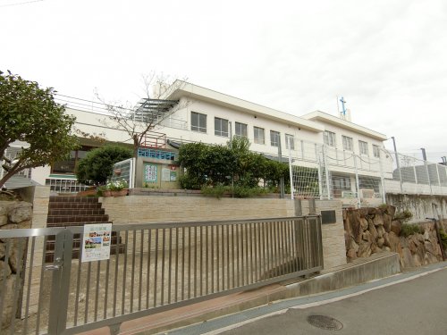 幼稚園・保育園　藤が丘幼稚園（幼稚園・保育園）まで356m